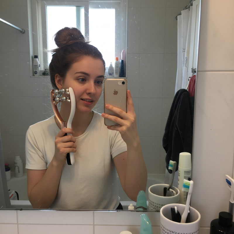 UGC Selfie - EMS Facial Lifter